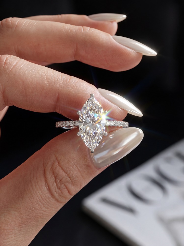本物の 2ct リアルモアッサナイトダイヤモンドマーキーズリ - Moissanite Engagement Ring 1 Carat のレビューと価格