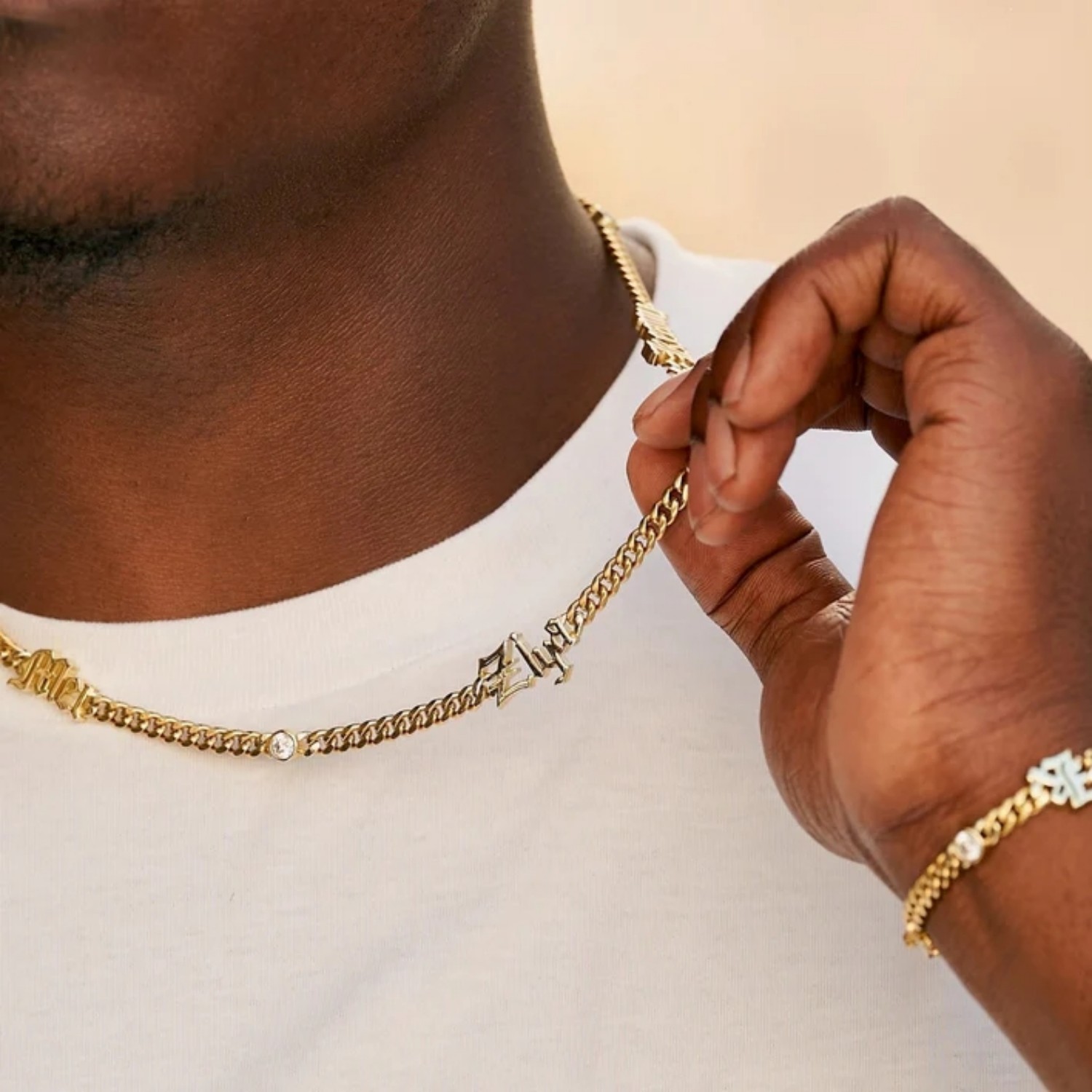 カスタムオールドイングリッシュネームネックレス、キューバンチ - Cuban Link Chain 12Mm のレビューと価格