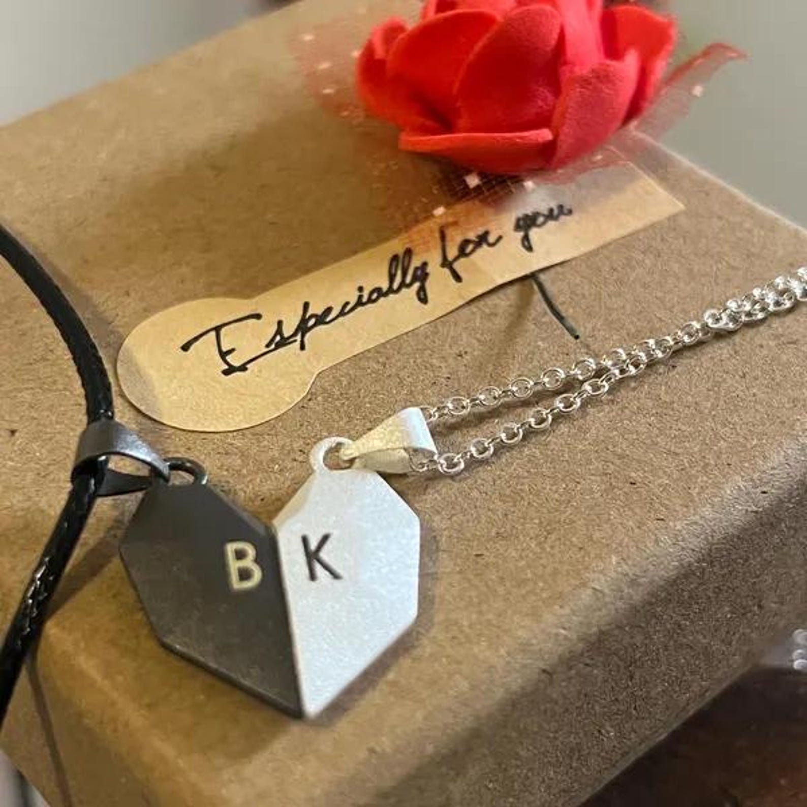 カスタムカップル用マグネットハートネックレスセット、ペアネッ - Magnetic Couple Matching Necklaces のレビューと価格