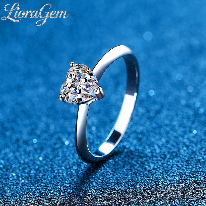 LioraGem 1 カラット ファンシーシェイプ モアサナ - Moissanite Engagement Ring 1 Carat のレビューと価格
