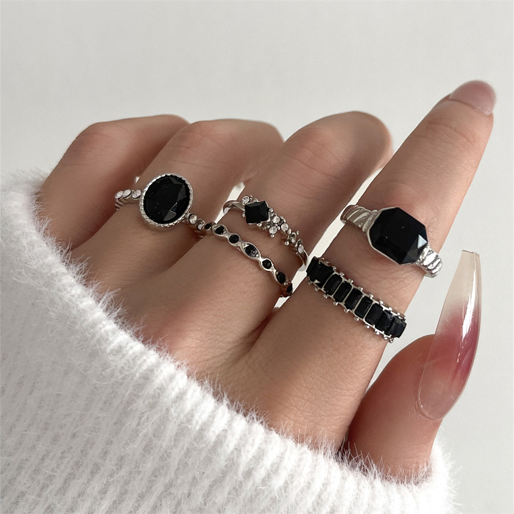 レトロブラッククリスタルストーンリングセット女性のためのヴィ - Vintage Punk Knuckle Rings Set のレビューと価格