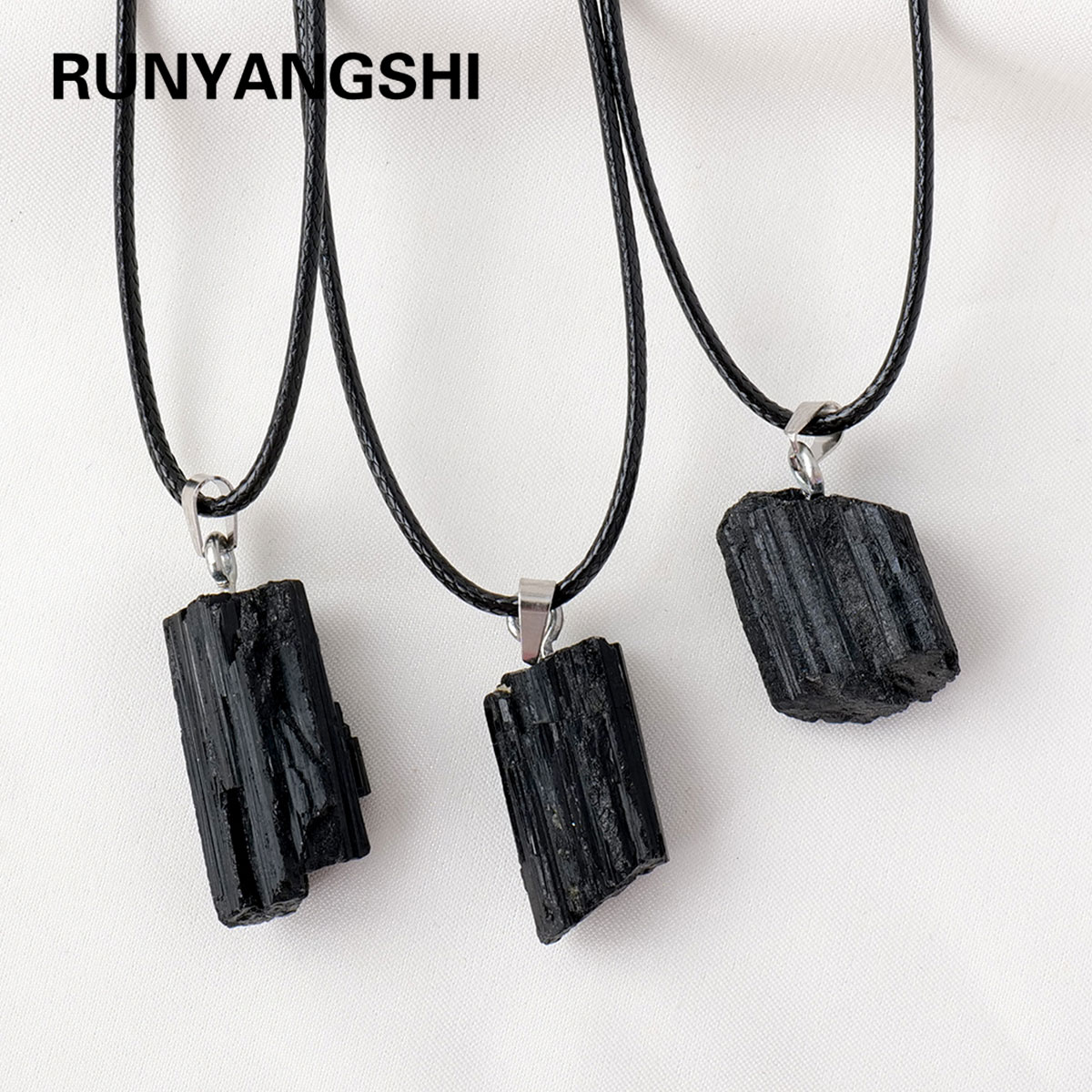 男性用天然トルマリンペンダント,黒,未研磨,宝石,クォーツ, - Crystal Pendant Necklace Natural Stone のレビューと価格
