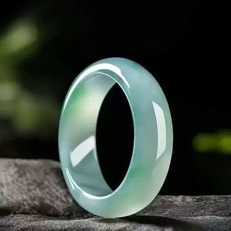 ミャンマー産ジェダイトブレスレット、氷蝋質、規則的な形状、春 - Bracelets のレビューと価格