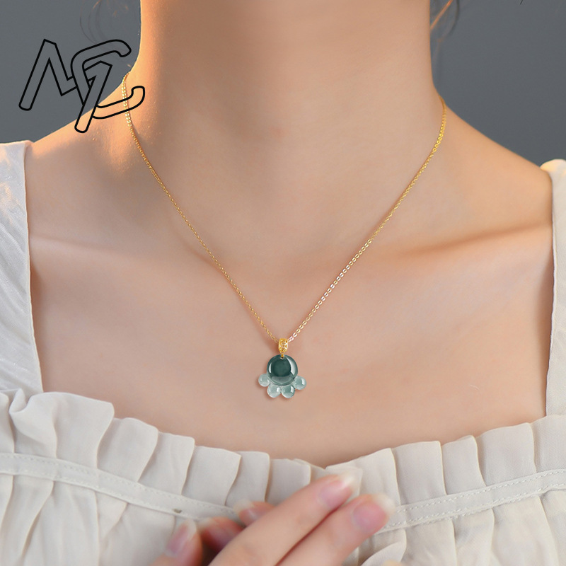 天然本物のエメラルドブルーウォータージェイド猫の足ペンダント - Necklaces のレビューと価格